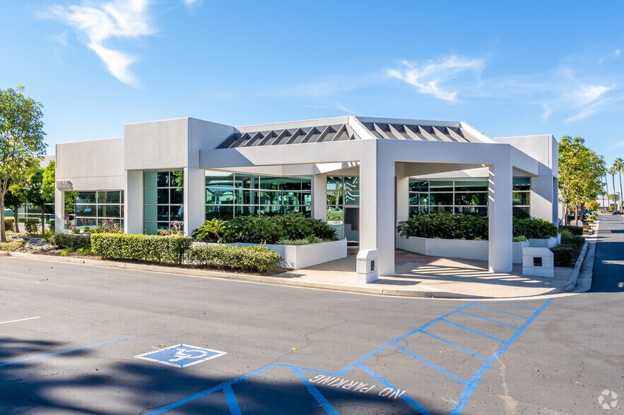 Primary Photo Of 11215 Knott Ave, Cypress Research And Development For Lease
