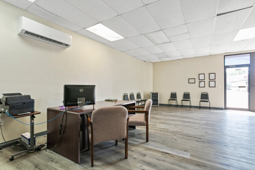 More Photos Of 6701 Beach Blvd, Jacksonville Freestanding For Lease