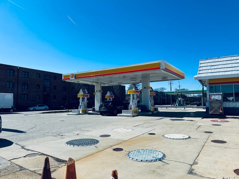 Primary Photo Of 1200 W Touhy Ave, Park Ridge Service Station For Sale