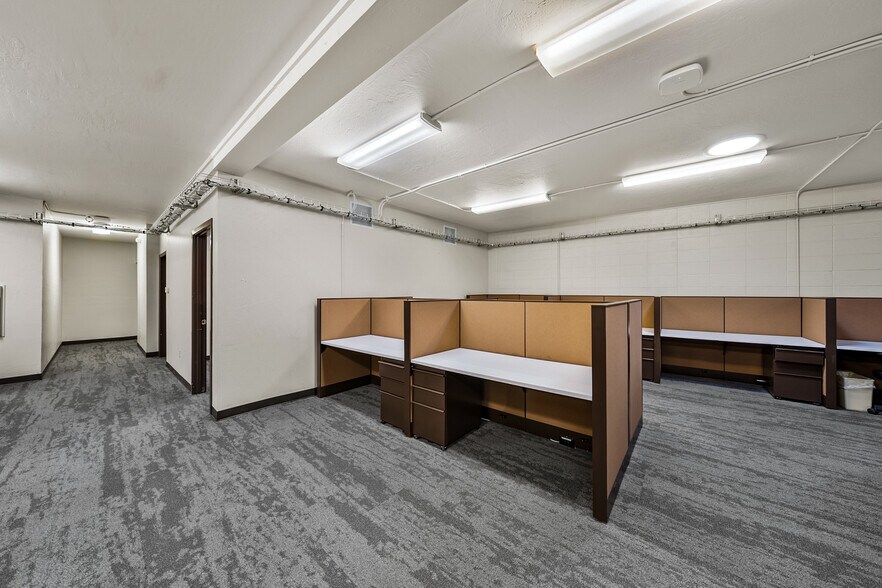 More Photos Of 209 N Pacific Hwy, Talent General Retail For Sale