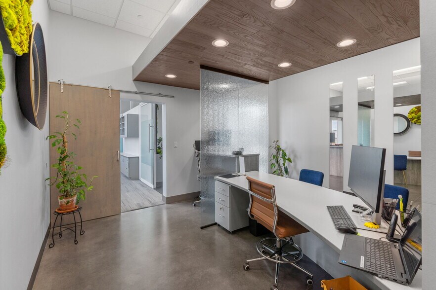 More Photos Of 18389 Orchard Trl, Lakeville Medical For Lease