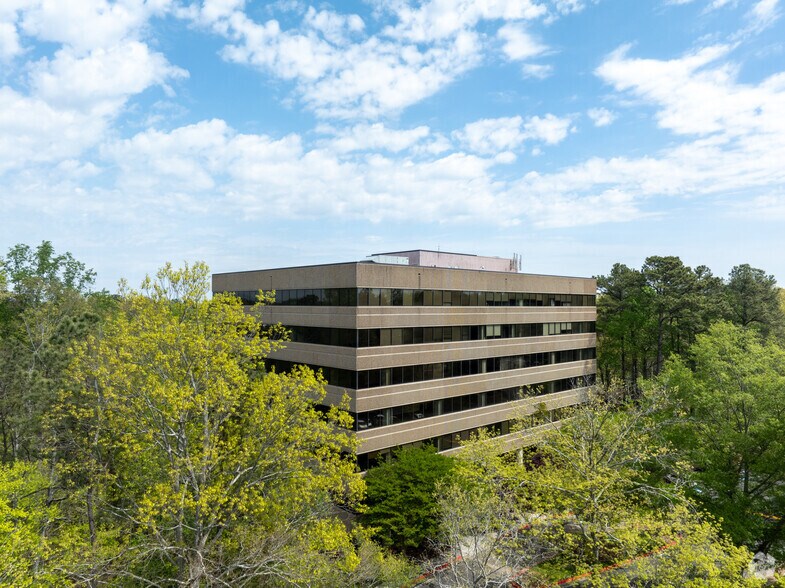 Primary Photo Of 500 Northridge Rd, Atlanta Office For Lease