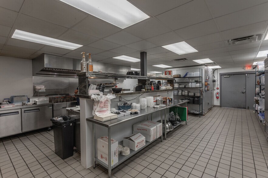 More Photos Of 401 E New Haven Ave, Melbourne Freestanding For Sale