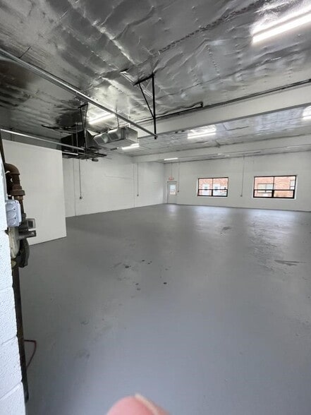 More Photos Of 12 Littell Rd, East Hanover Light Distribution For Lease