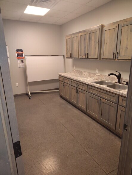 More Photos Of 155 US 285 N hwy, Pecos Warehouse For Sale