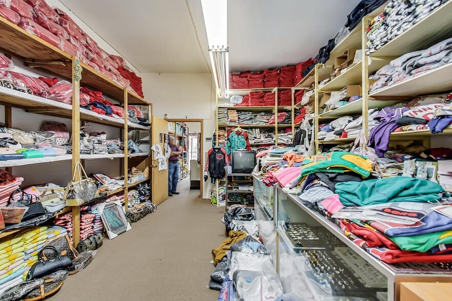 More Photos Of 2628-2634 W Touhy Ave, Chicago Storefront Retail Office For Sale