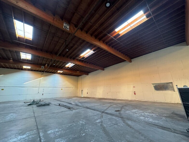 More Photos Of 1531-1619 E Main St, Stockton Warehouse For Lease