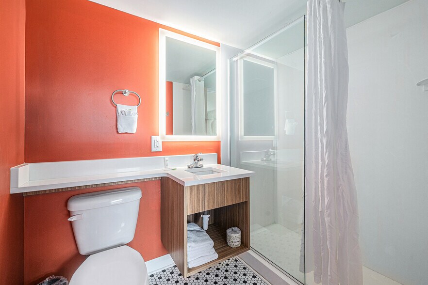 More Photos Of 7501 N Ocean Blvd, Myrtle Beach Hotel For Sale