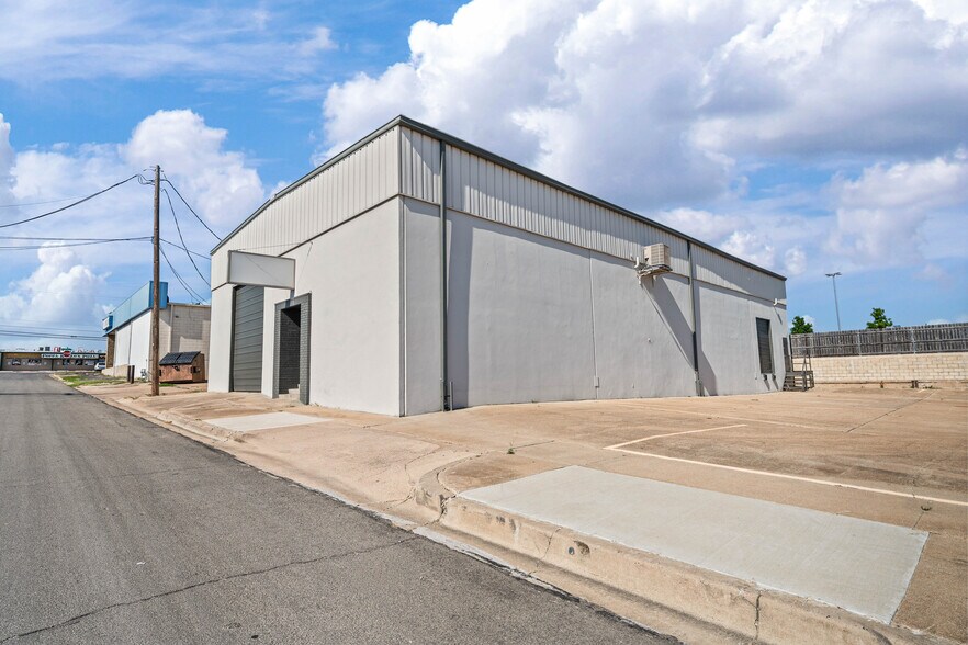 More Photos Of 4520 Fort Ave, Waco Warehouse For Sale