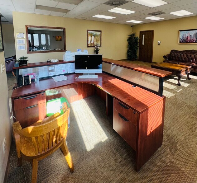 More Photos Of 4777 E State St, Rockford Medical For Sale