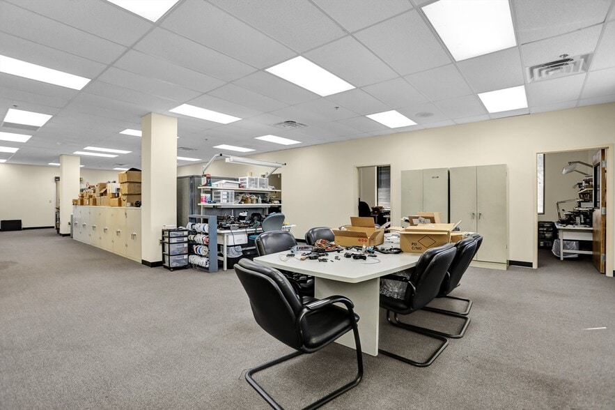 More Photos Of 7375 Adrianne Pl, Bartlett Light Distribution For Lease