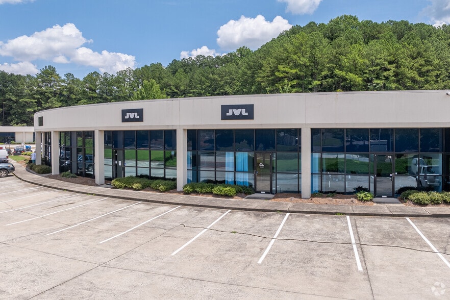 More Photos Of 6500 McDonough Dr, Norcross Showroom For Lease