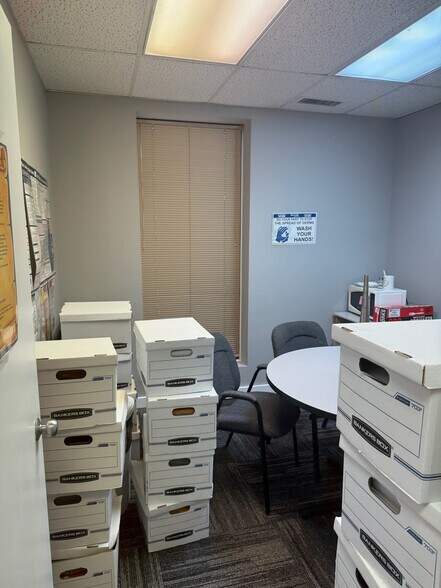 More Photos Of 3043 Ridge Rd, Lansing Office For Lease