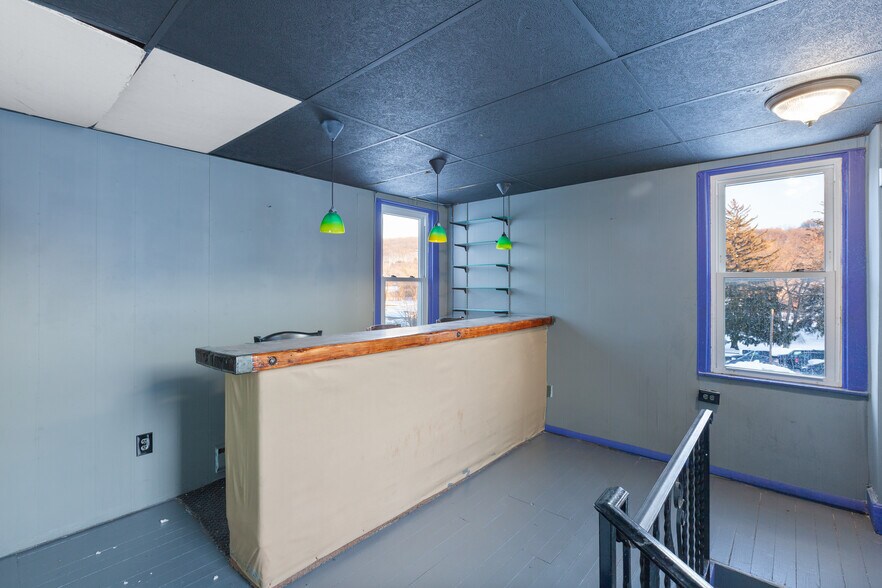 More Photos Of 194-198 Main St, Emmaus Restaurant For Sale