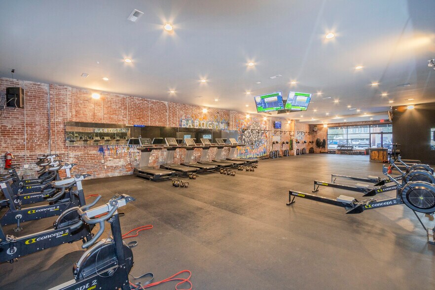 More Photos Of 107 E Orr St, Anderson General Retail For Sale