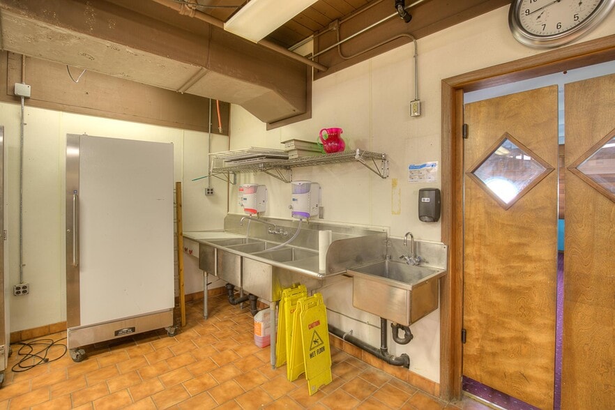 More Photos Of 61 Main St, Pacific Beach Restaurant For Sale