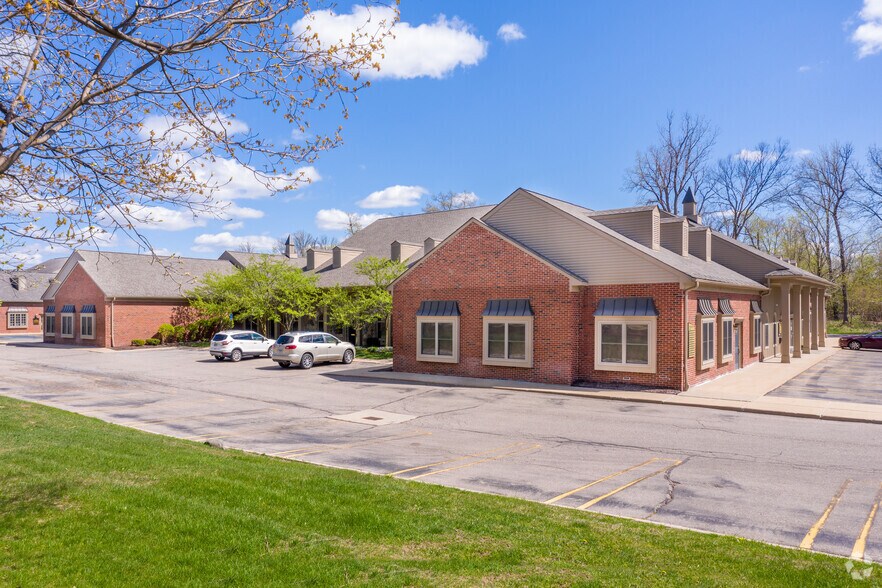 More Photos Of 37651-37695 Pembroke Ave, Livonia Office For Lease