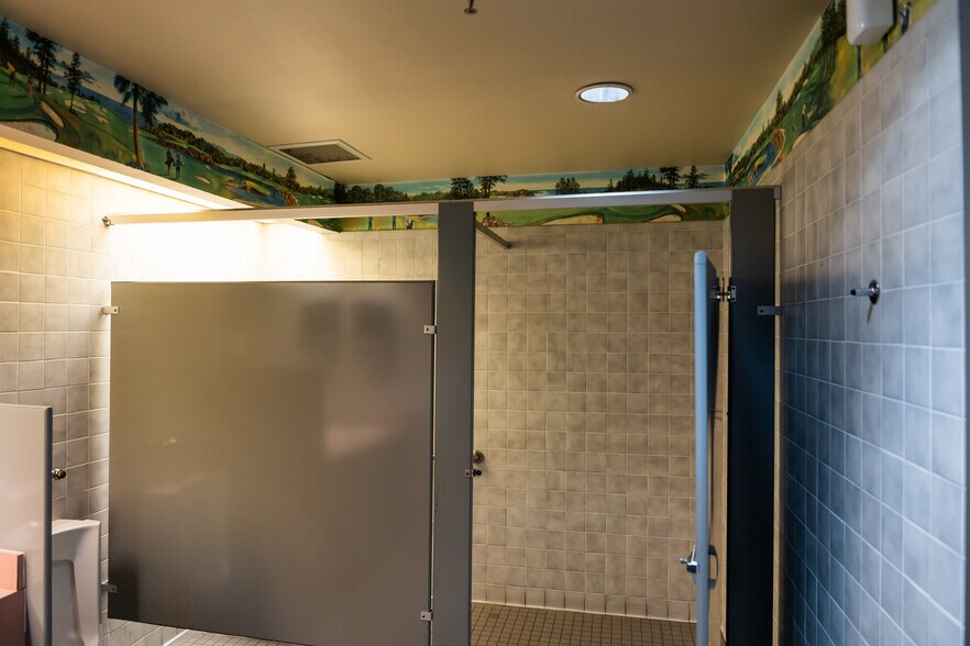 More Photos Of 407 N Cedar Ridge Dr, Duncanville Office Residential For Lease