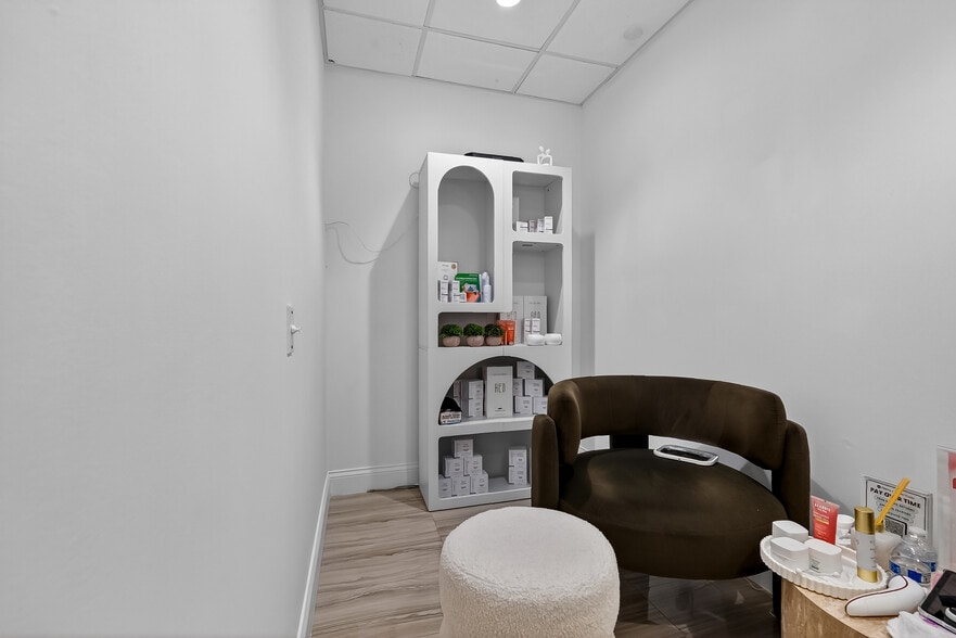 More Photos Of 201 N University Dr, Plantation Medical For Sale