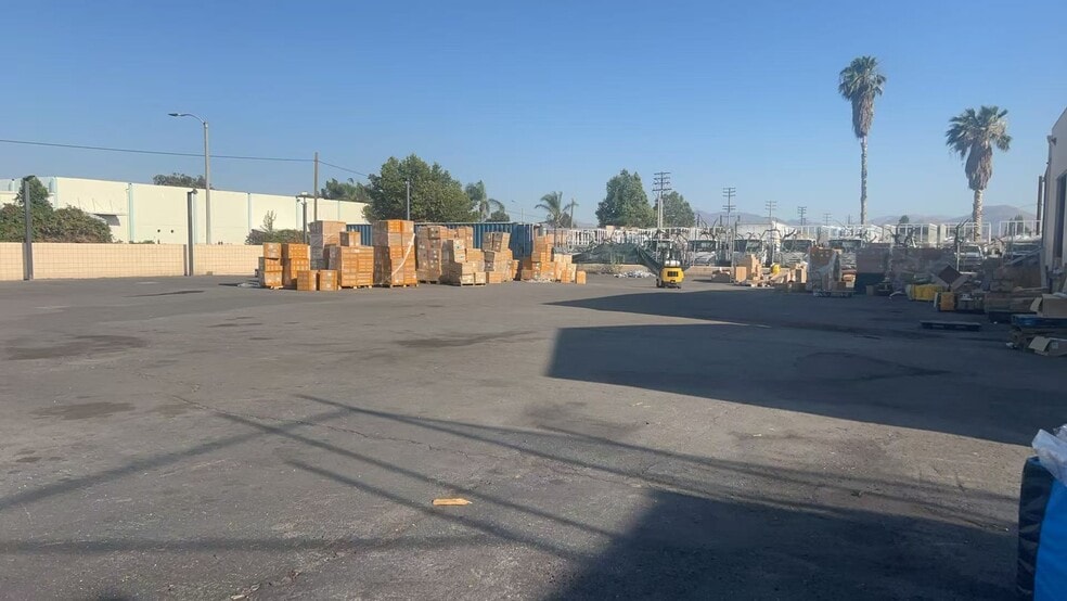 More Photos Of 181 S E St, San Bernardino Showroom For Sale