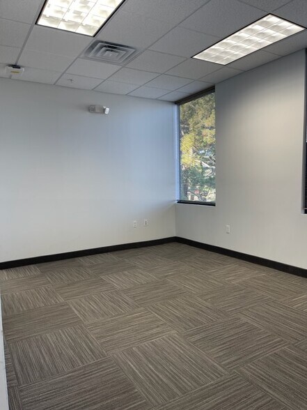 More Photos Of 12 Penns Trl, Newtown Medical For Lease