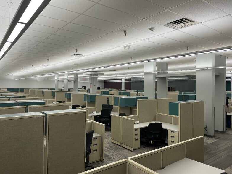 More Photos Of 3201-3301 Armar Dr, Marion Coworking Space