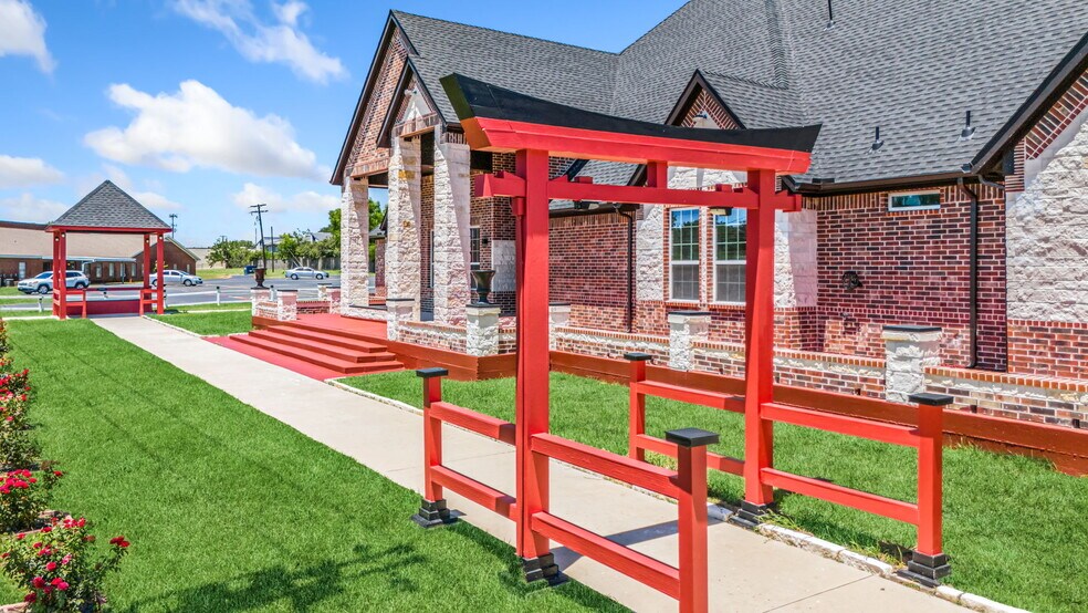 More Photos Of 703 E Oates Rd, Garland Unknown For Lease