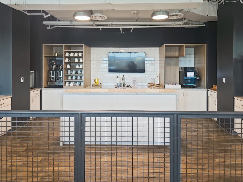 More Photos Of 12110 Sunset Hills Rd, Reston Coworking Space