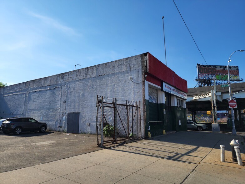 More Photos Of 4965 Van Dam St, Long Island City Warehouse For Lease