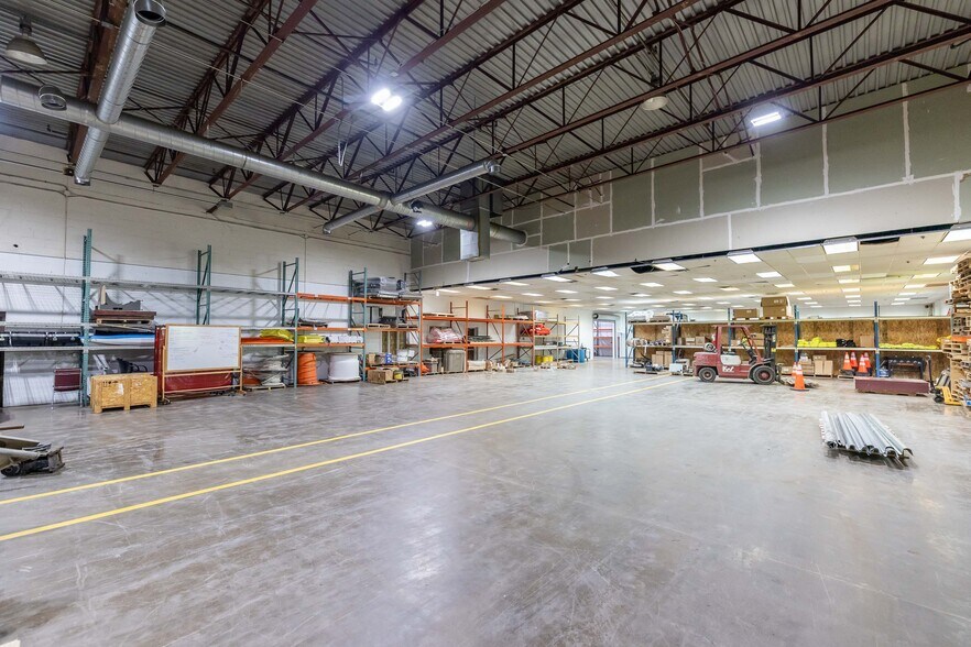 More Photos Of 580 Fishers Station Dr, Victor Warehouse For Lease