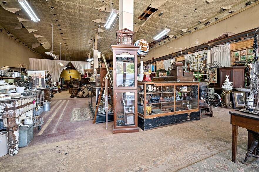 More Photos Of 103 S 6th St, Brownfield Restaurant For Sale