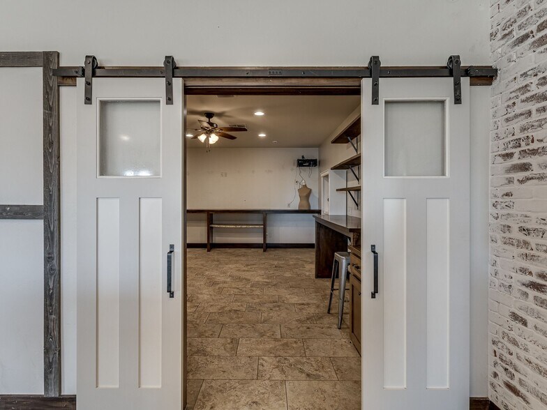 More Photos Of 113 E Broadway, Blanchard Storefront For Sale