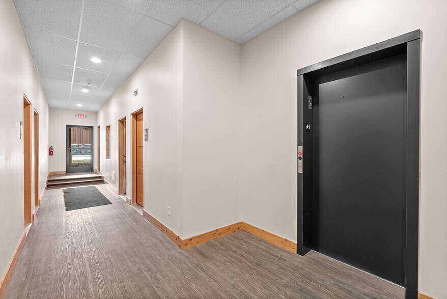 More Photos Of 325 Central Ave, Whitefish Storefront Retail Office For Sale