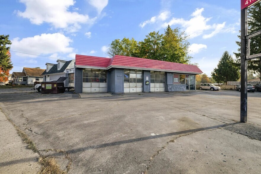 More Photos Of 2928 Tremainsville Rd, Toledo Auto Repair For Sale