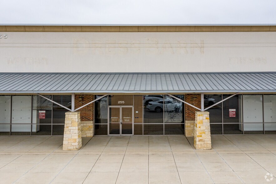 More Photos Of 161 Creekside Way, New Braunfels Unknown For Lease