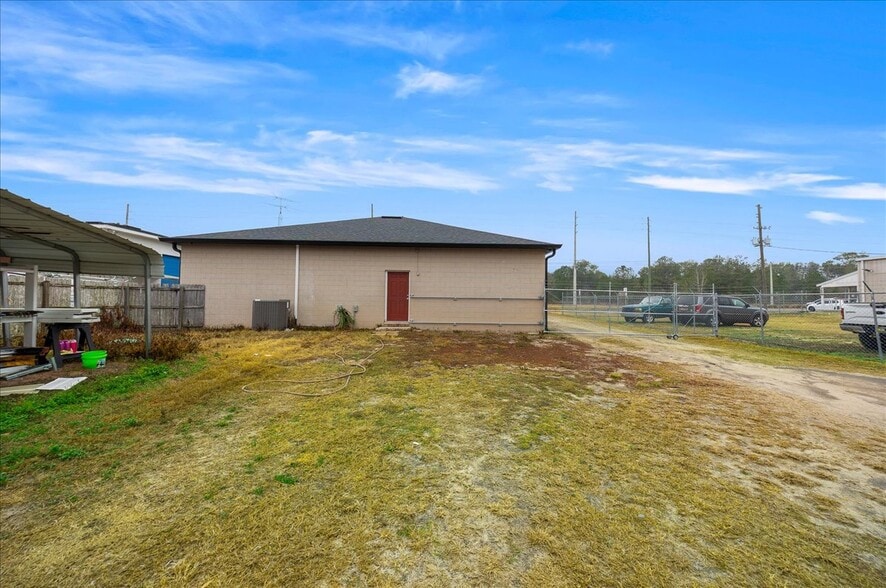More Photos Of 2733 SE 58th Ave, Ocala Freestanding For Lease