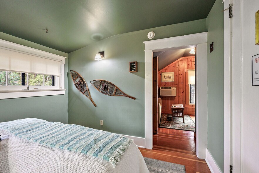 More Photos Of 455 N Oregon St, Jacksonville Hospitality For Sale