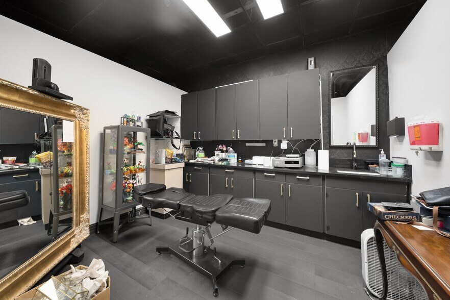 More Photos Of 1127 Broad St, San Luis Obispo Storefront For Sale