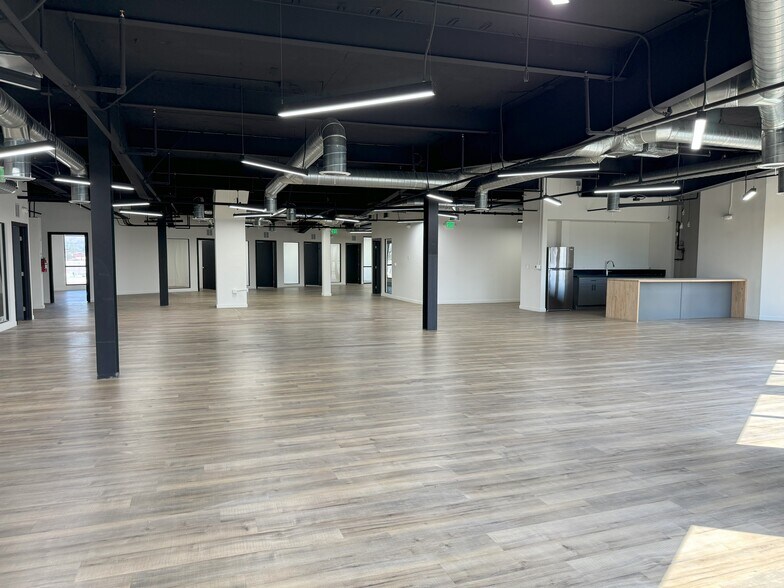 More Photos Of 135 W Magnolia Blvd, Burbank Loft Creative Space For Lease