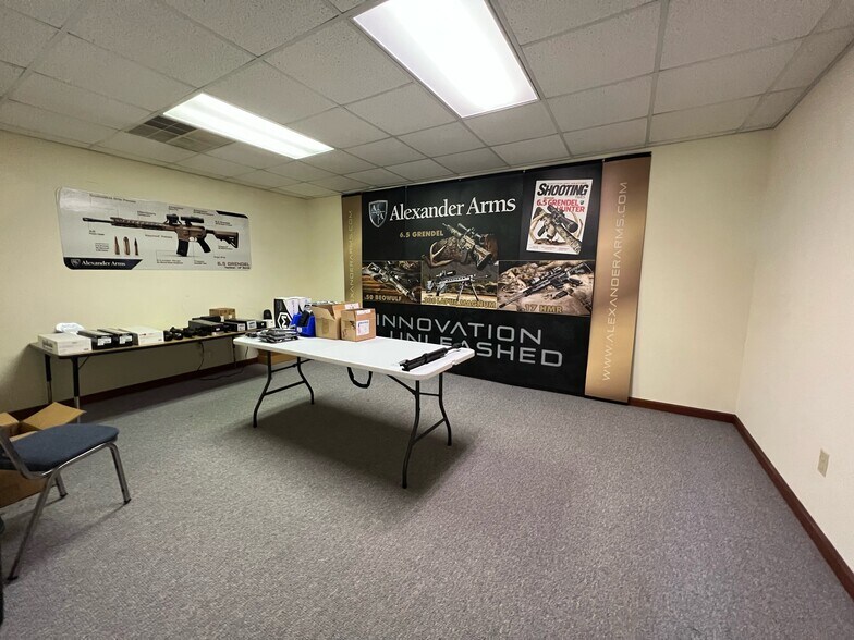 More Photos Of 104 Centre Ct, Radford Warehouse For Sale