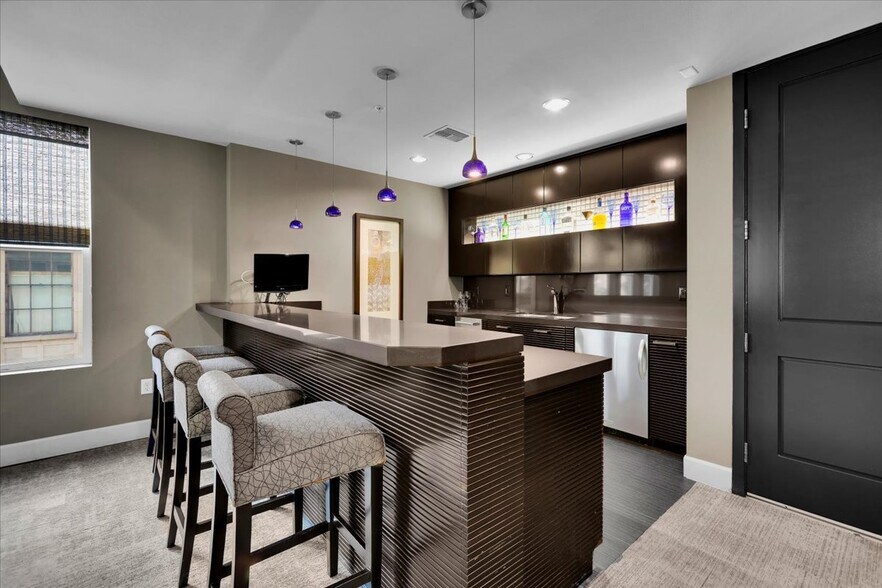More Photos Of 300 E 4th St, Long Beach Apartments For Sale