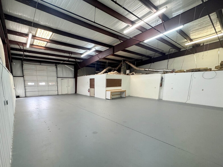 More Photos Of 5130-5159 S 94th East Ave, Tulsa Research And Development For Lease
