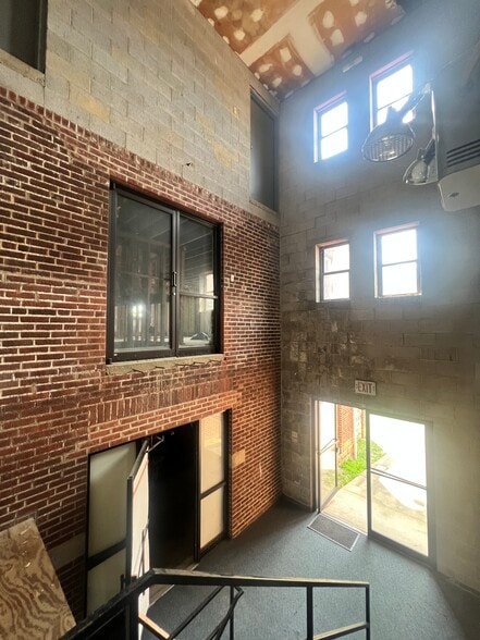 More Photos Of 8200 Perry Hwy, Pittsburgh Freestanding For Sale