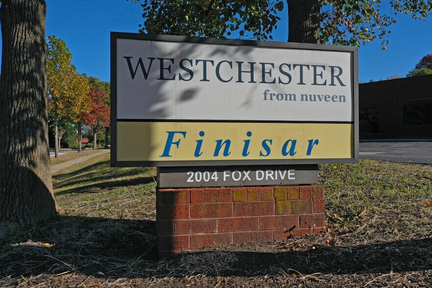 More Photos Of 2004 Fox Dr, Champaign Medical For Sale