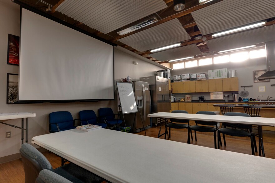 More Photos Of 826 Krill St, Corpus Christi Warehouse For Lease