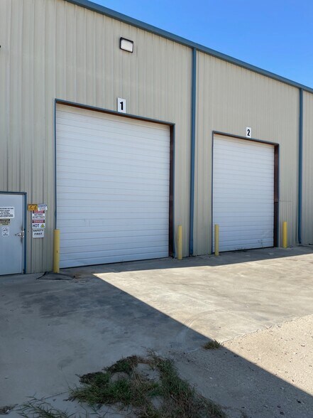 More Photos Of 586 County Road 429, Pleasanton Industrial For Sale
