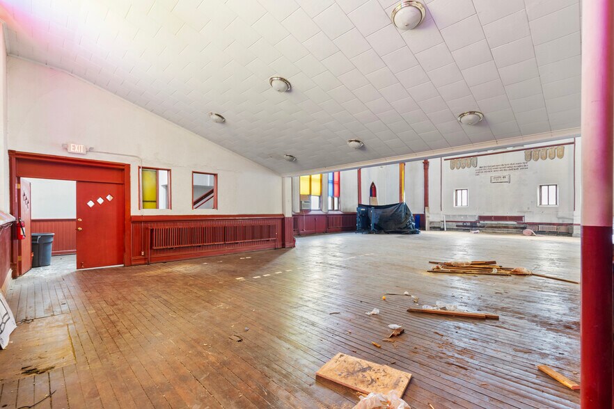 More Photos Of 140 W Garfield Ave, Milwaukee Religious Facility For Sale