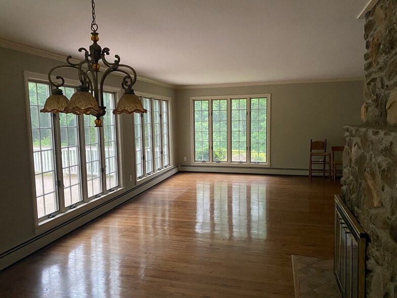 More Photos Of , Derby Unknown For Sale