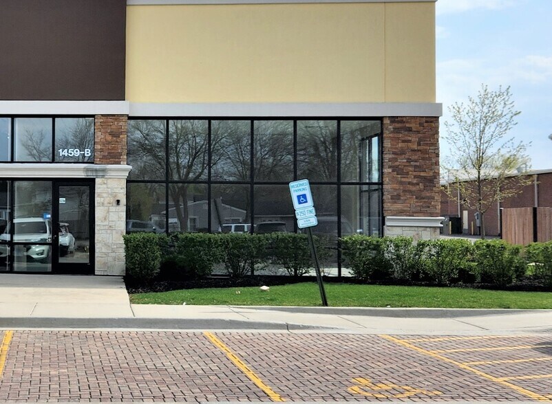 More Photos Of 1459 W Schaumburg Rd, Schaumburg Storefront Retail Office For Lease