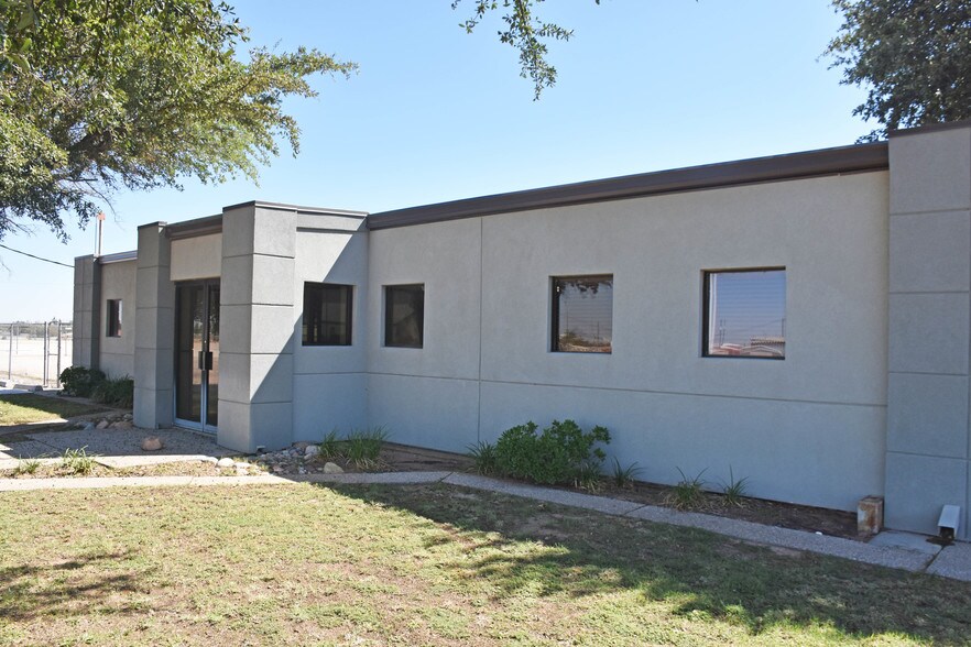 More Photos Of 5308 Andrews Hwy, Odessa Light Manufacturing For Sale
